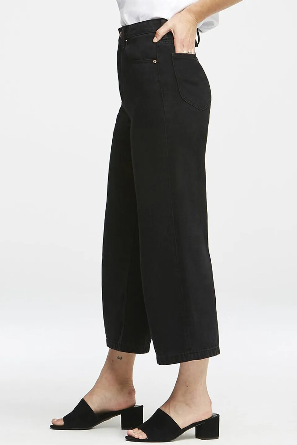 High Wide Leg Crop Black Heat Denim Jeans