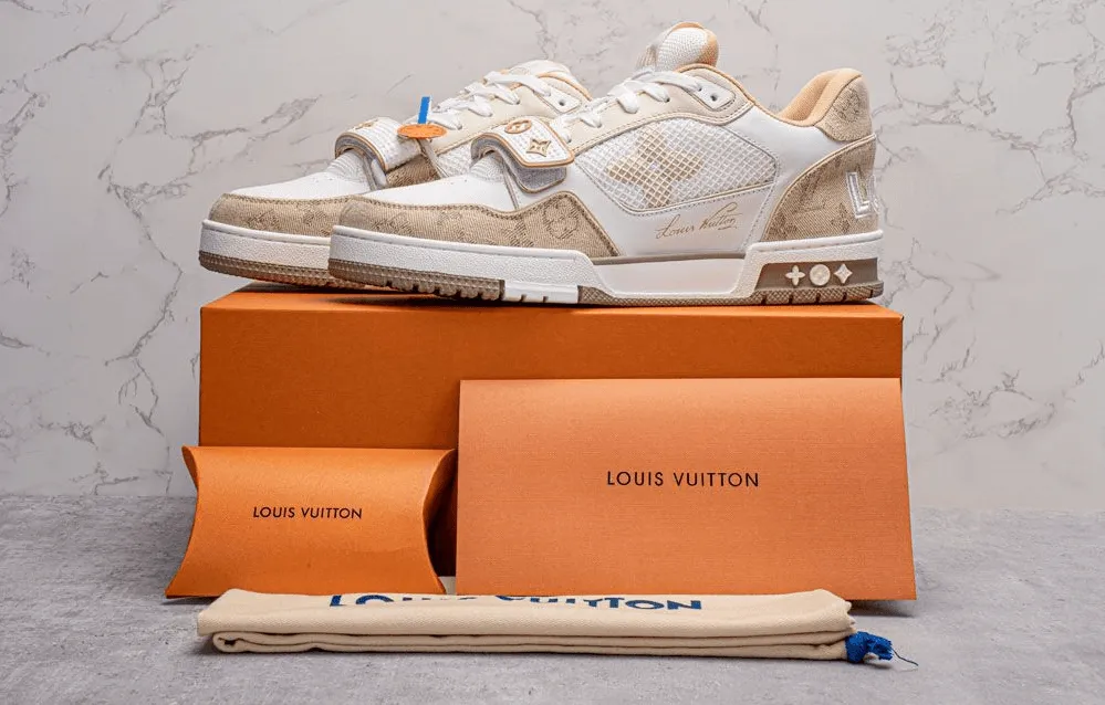 LV 'Apricot White'