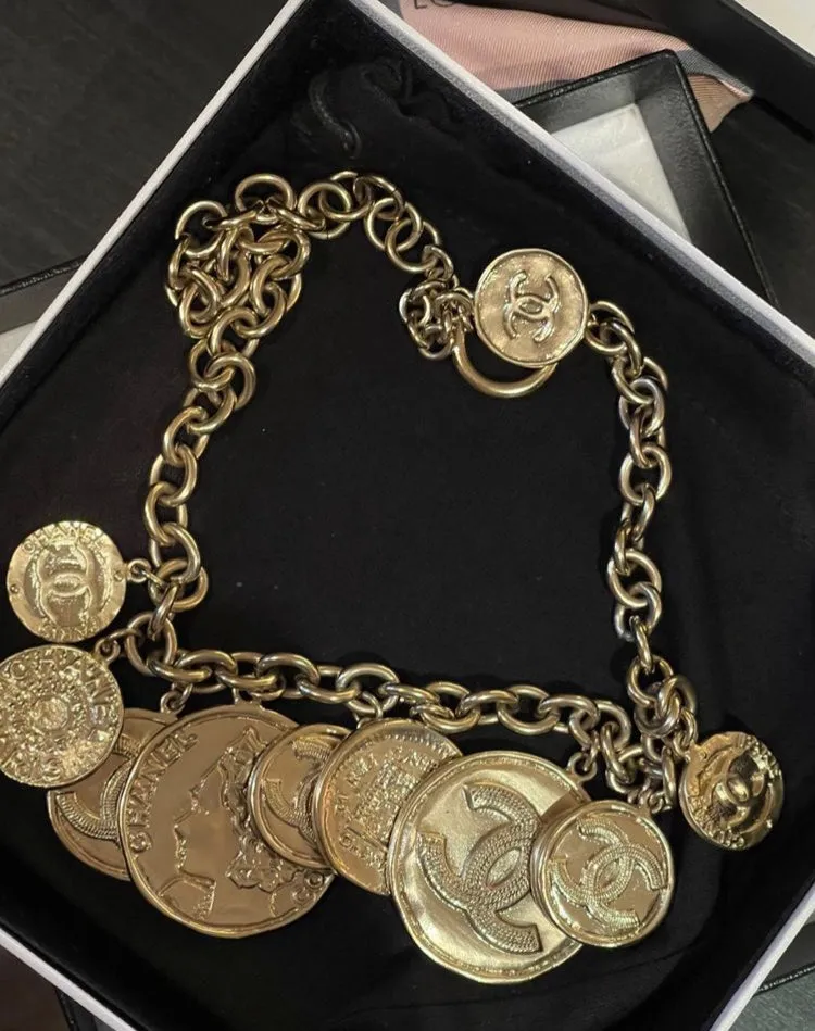 Rare Chanel 09A 2009 Fall 13 CC Logos Gold Coin Discs Medallion Chain Necklace